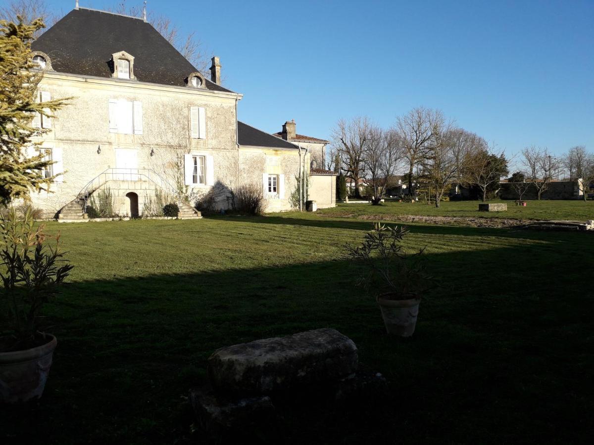 Chateau De Varaize Exterior photo